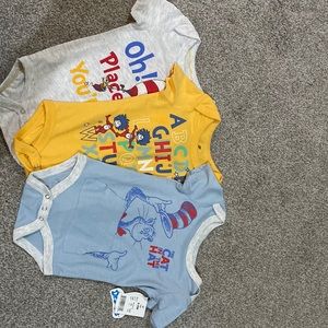 NWT 3 Dr Seuss onesies 6-9 months